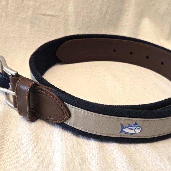 SOUTHERN TIDE Men's Size 36 - Canvas & Leather trim "Tuna" Buckle Belt. - Picture 1 of 7